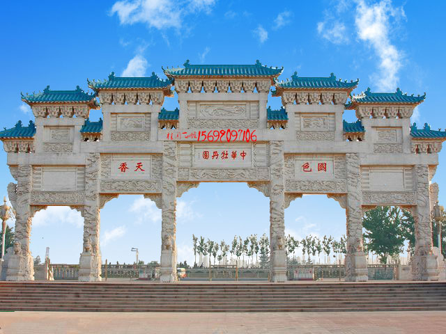 景区广场多门石大门楼